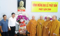 Lãnh đạo Thành phố Hồ Chí Minh thăm, chúc mừng Giáo hội Phật giáo Việt Nam