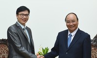 Thủ tướng Nguyễn Xuân Phúc tiếp Chủ tịch Hội khoa học và chuyên gia Việt Nam tại Pháp