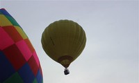 Khinh khí cầu lần đầu tiên bay trên cao nguyên Mộc Châu