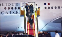 Tổng thống Pháp Francois Hollande bắt đầu chuyến thăm cấp Nhà nước tới Việt Nam