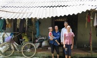 Tình nguyện viên quốc tế hỗ trợ xây nhà cho hộ nghèo tại Phú Thọ 