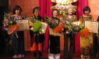 Phụ nữ Việt Nam ở nước ngoài góp phần giữ gìn bản sắc văn hóa dân tộc
