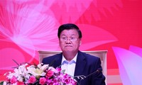 Thủ tướng Lào lần đầu tiên đối thoại với doanh nghiệp Việt Nam 
