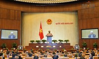 Phó Chủ tịch Quốc hội Uông Chu Lưu tiếp đoàn Đại biểu tiêu biểu ngành dầu khí Việt Nam 