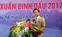 Quảng Ninh khai trương Hội chợ OCOP 2017 và Hội hoa Xuân Đinh Dậu 