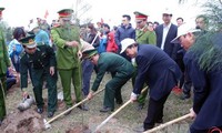 Phó Thủ tướng Chính phủ Trương Hoà Bình dự lễ phát động Tết trồng cây
