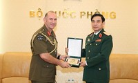Tổng Tham mưu trưởng Quân đội nhân dân Việt Nam tiếp Tư lệnh Lục quân New Zealand