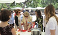 Đại sứ quán Việt Nam tại Hy Lạp tham gia tích cực vào Hội chợ Ẩm thực Từ thiện Quốc tế