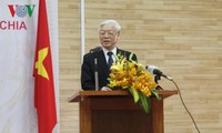 Tổng Bí thư Nguyễn Phú Trọng đến thăm Đại sứ quán Việt Nam tại Campuchia