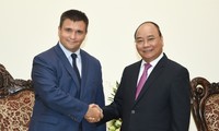 Thủ tướng Việt Nam tiếp Bộ trưởng Ngoại giao Ukraine, Bộ trưởng Ngoại giao và Hợp tác Nam Phi