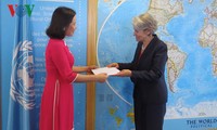 Tân Đại sứ Việt Nam bên cạnh UNESCO trình Thư ủy nhiệm