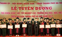 Hà Nội tuyên dương 84 thủ khoa xuất sắc năm 2017