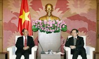 Phó Chủ tịch Quốc hội Việt Nam tiếp Chủ nhiệm Ủy ban Kinh tế, Công nghệ và Môi trường Quốc hội Lào