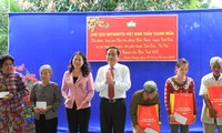 Chủ tịch Ủy ban Trung ương Mặt trận Tổ quốc VN Trần Thanh Mẫn thăm và tặng quà Tết tại An Giang