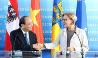 Thủ tướng Nguyễn Xuân Phúc thăm bang Hạ Áo và gặp Thủ hiến bang