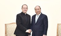 Thủ tướng Nguyễn Xuân Phúc tiếp Thứ trưởng Ngoại giao Tòa thánh Vatican   