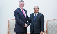 Thủ tướng Nguyễn Xuân Phúc tiếp lãnh đạo một số tập đoàn lớn quốc tế