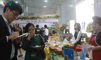Phóng viên quốc tế ấn tượng với ẩm thực Việt Nam