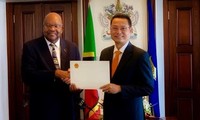 Đại sứ Việt Nam tại Cuba kiêm nhiệm Liên bang Saint Kitts và Nevis Nguyễn Trung Thành trình Quốc thư