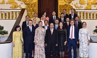 Thủ tướng Nguyễn Xuân Phúc tiếp cựu Bộ trưởng Tài chính Hoa Kỳ và Công chúa kế vị Thụy Điển