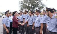 Phó Chủ tịch nước Đặng Thị Ngọc Thịnh thăm và làm việc với Vùng 4 Hải quân
