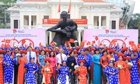 Đông đảo người dân Thành phố Hồ Chí Minh tham gia các hoạt động mừng Ngày Quốc khánh và tưởng nhớ Chủ tịch Hồ Chí Minh