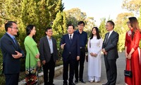 Phó Thủ tướng Trịnh Đình Dũng thăm Đại sứ quán Việt Nam tại Australia và gặp mặt kiều bào