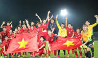 Bóng đá nữ giành Huy chương vàng – Đoàn Thể thao Việt Nam lên thứ 2 toàn đoàn