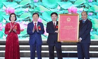 Thủ tướng Chính phủ Nguyễn Xuân Phúc dự lễ công bố Nghị quyết về thành lập Thị xã Duy Tiên, tỉnh Hà Nam