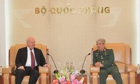 Thứ trưởng Bộ Quốc phòng tiếp Đại sứ Liên bang Nga tại Việt Nam