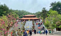 Đền thờ Chu Văn An với danh thơm Vạn thế sư biểu