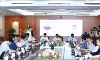 Việt Nam ra mắt 2 ứng dụng công nghệ thông tin hỗ trợ phòng chống COVID-19