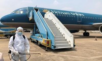 Thêm 4 ca mắc COVID-19 là tiếp viên Vietnam Airlines và người trở về từ Mỹ đều cách ly khi nhập cảnh