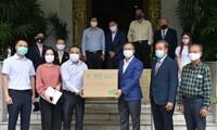 Đại sứ quán Việt Nam hỗ trợ cộng đồng người Việt tại Thái Lan phòng chống đại dịch COVID-19