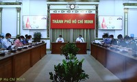 Họp trực tuyến Chính phủ với Thành phố Hồ Chí Minh phòng chống dịch COVID-19