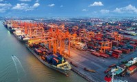 Xuất nhập khẩu tăng trưởng tích cực, Việt Nam xuất siêu gần 3 tỷ USD