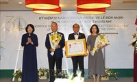 Phó Chủ tịch nước Đặng Thị Ngọc Thịnh trao tặng Huân chương Lao động hạng Nhì cho Norfolk Group Việt Nam