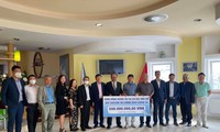 Cộng đồng người Việt Nam tại Séc chung tay ủng hộ quỹ vaccine phòng chống Covid-19