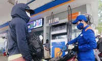 Petrolimex giảm thêm 500 đồng/lít xăng dầu hỗ trợ chống dịch COVID-19