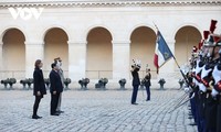 Thủ tướng Phạm Minh Chính và Đoàn đại biểu cấp cao Việt Nam bắt đầu chuyến thăm chính thức Cộng hòa Pháp
