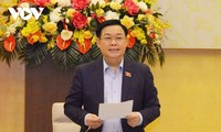 Chủ tịch Quốc hội Vương Đình Huệ chủ trì Phiên họp về hoàn thiện cơ chế bảo vệ Hiến pháp