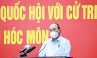 Chủ tịch nước Nguyễn Xuân Phúc tiếp xúc cử tri Thành phố Hồ Chí Minh