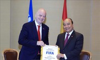FIFA tiếp tục hợp tác, hỗ trợ giúp phát triển bóng đá Việt Nam