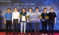 Trao giải cuộc thi lập trình Oraichain Hackathon 2022