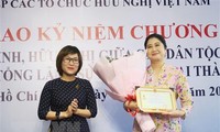 Trao tặng Kỷ niệm chương “Vì hòa bình hữu nghị giữa các dân tộc” cho Tổng lãnh sự Malaysia tại Thành phố Hồ Chí Minh
