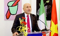 Đại sứ Italy nhận Kỷ niệm chương “Vì hòa bình, hữu nghị giữa các dân tộc“