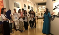 Thanh niên kiều bào tìm hiểu văn hóa, lịch sử tại tỉnh Quảng Bình