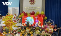 Trung thu với các em nhỏ Việt Nam tại Nga