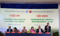Đẩy mạnh tình đoàn kết hữu nghị, giao lưu nhân dân, hợp tác thương mại giữa Việt Nam và Campuchia