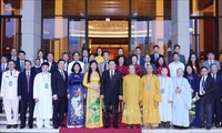 Chủ tịch Quốc hội gặp mặt Đoàn đại biểu nhân sĩ, trí thức, chức sắc tôn giáo, dân tộc tiêu biểu Thành phố Hà Nội